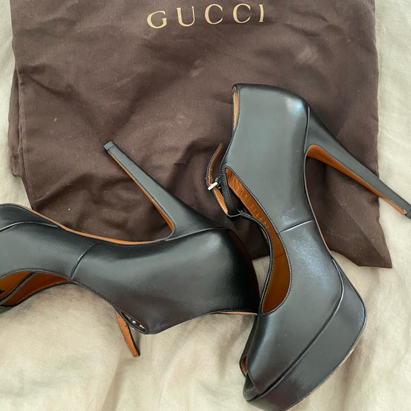 Gucci - Picture 1 of 5